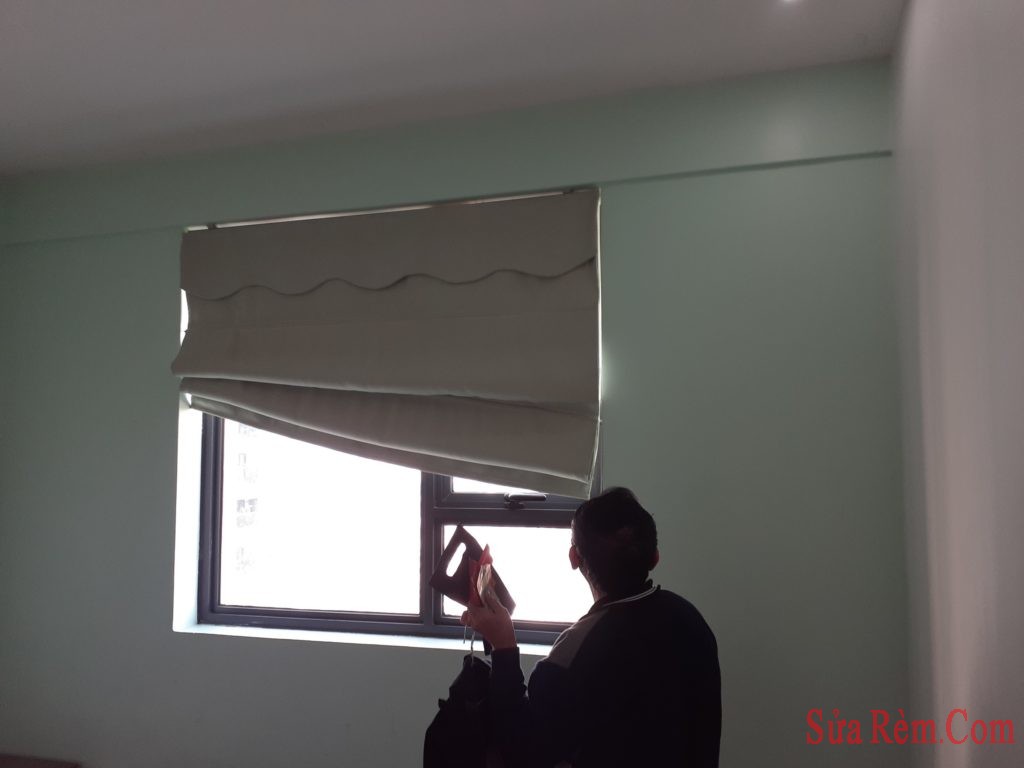sửa chữa rèm vải kéo lên, chỉnh rèm lệch giá 150k/bộ