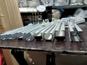 Thanh kéo rèm từ đầu này sang đầu kia